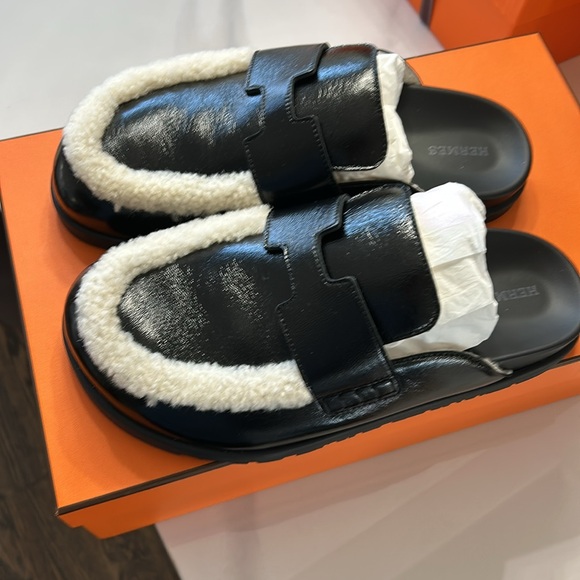 Brand new hermes black shearling go mule fuzzy - Picture 2 of 5
